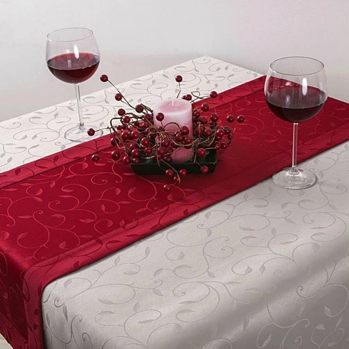 Bieżnik na stół plamoodporny, bordowy, mankiet 5 cm - Daf