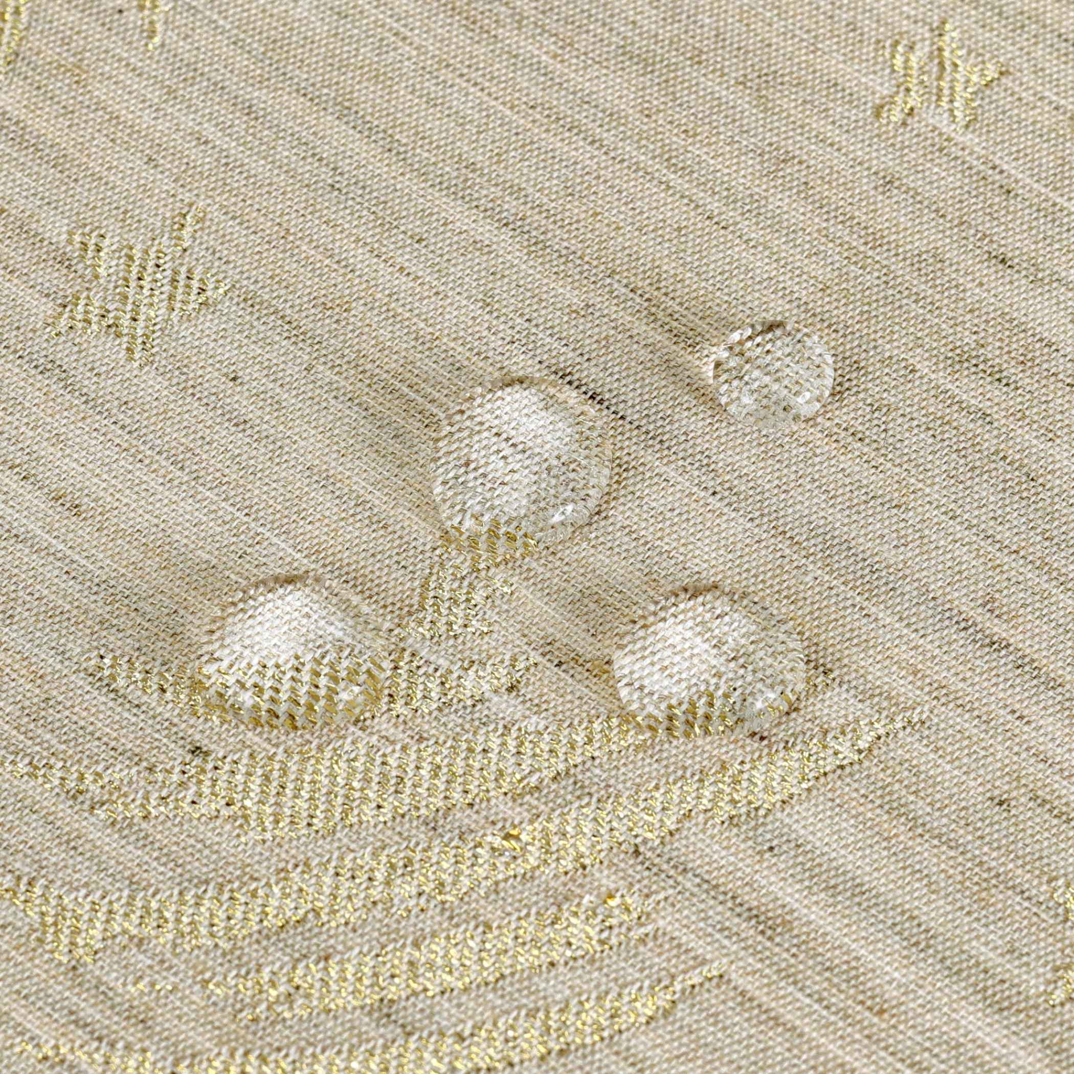 Elegancki, Beżowo-Złoty Obrus Bożonarodzeniowy Plamoodpor