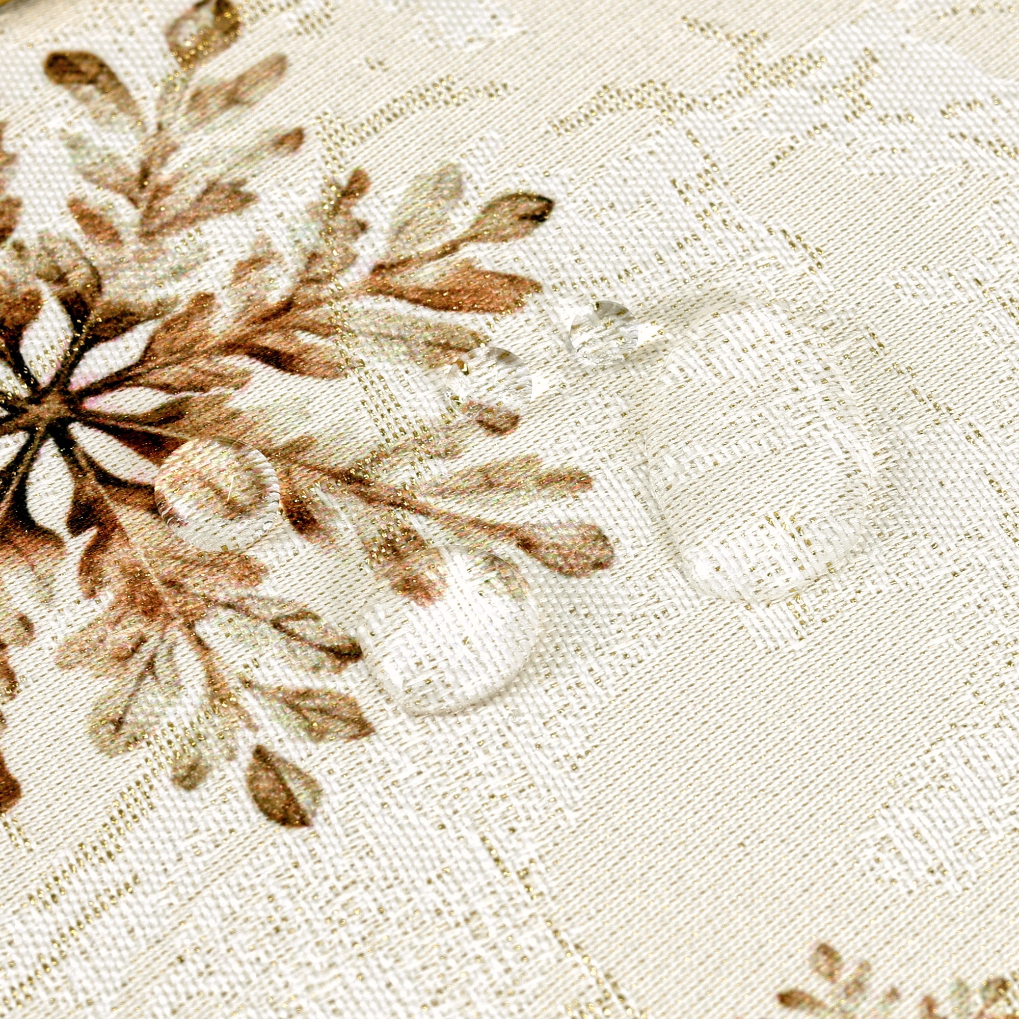 kremowo-złoto-brązowy